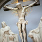 Kreuz in der Taufstein der Martin-Luther-Kirche Erbendorf