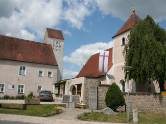 Nikolauskirche und Gemeindehaus mit Schwedenturm in Kohlberg